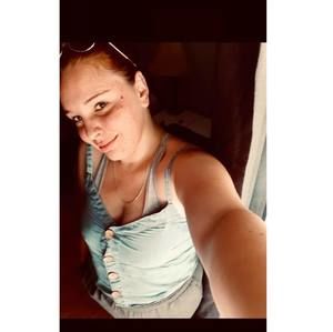 Meet your Posher, Chloé